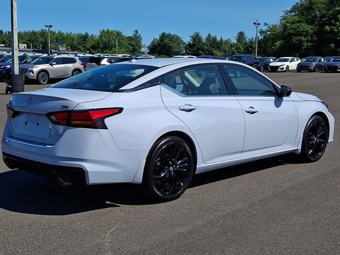 Certified 2023 Nissan Altima 2.5 SR w/ SR Premium Package FWD image 6