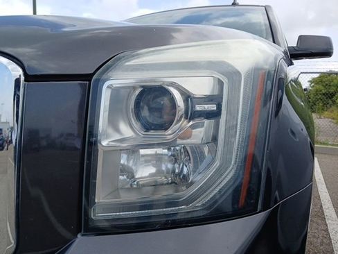 Used 2015 GMC Yukon XL Denali w/ Touring Package AWD/4WD image 6