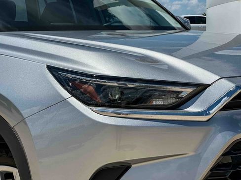 Certified 2025 Toyota Grand Highlander AWD image 10