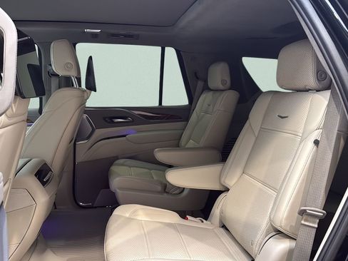 Used 2024 Cadillac Escalade Sport Platinum AWD/4WD image 13