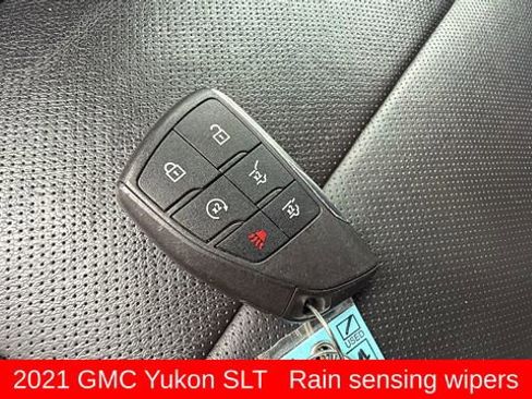 Used 2021 GMC Yukon SLT w/ SLT Premium Package image 29