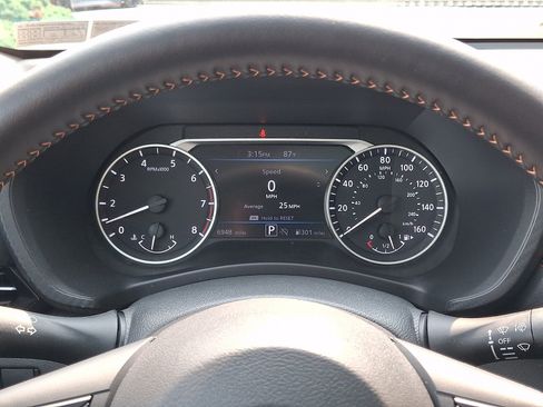 Certified 2025 Nissan Sentra SR w/ SR Premium Package FWD image 22