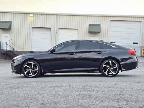 Used 2018 Honda Accord Sport image 4