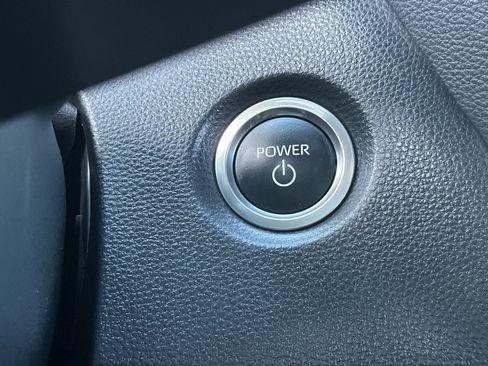 Used 2025 Toyota Corolla SE image 23