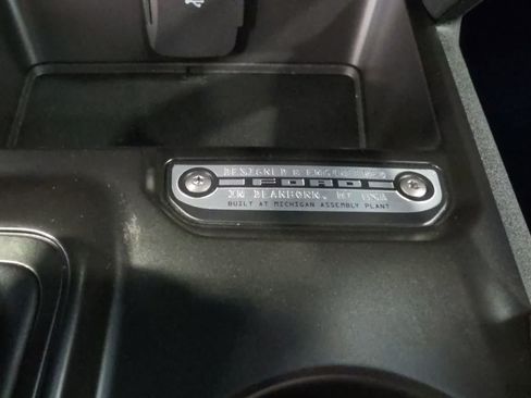 Used 2025 Ford Bronco Badlands w/ Sasquatch Package AWD/4WD image 21
