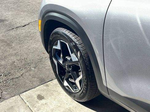 Used 2025 Kia Seltos S FWD image 32