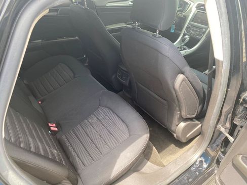 Used 2016 Ford Fusion SE FWD image 19