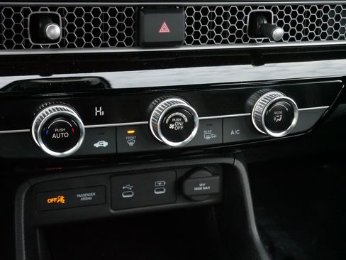 Certified 2025 Honda Civic Sport image 23