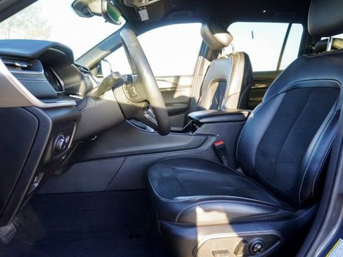 Used 2023 Jeep Grand Cherokee Altitude image 13