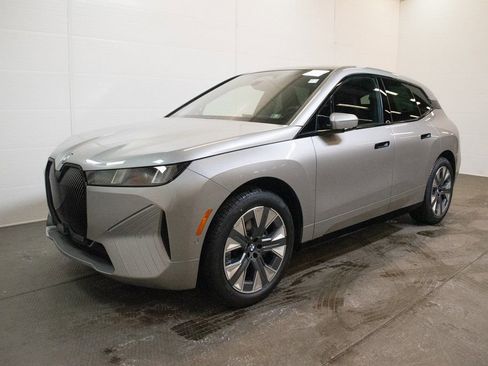 New 2026 BMW iX xDrive45 image 8