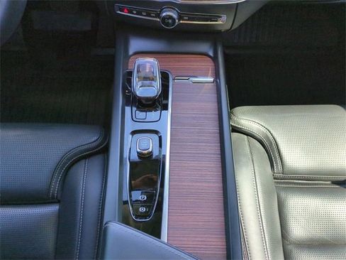 Certified 2023 Volvo XC60 B5 Ultimate w/ Protection Package Premier image 15