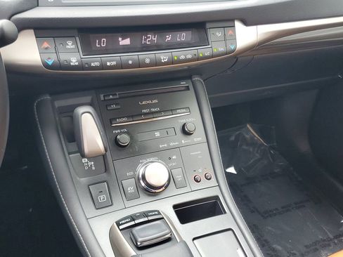 Used 2016 Lexus CT 200h w/ Navigation Package FWD image 26