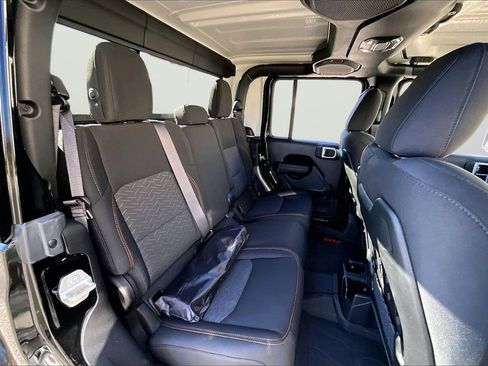 Certified 2023 Jeep Gladiator Mojave w/ Trailer Tow Package image 24