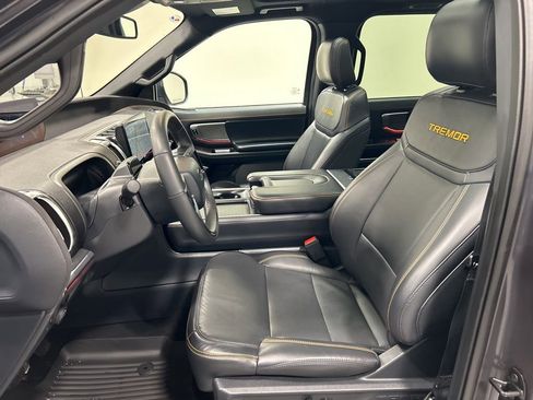 Used 2025 Ford Expedition Tremor image 9