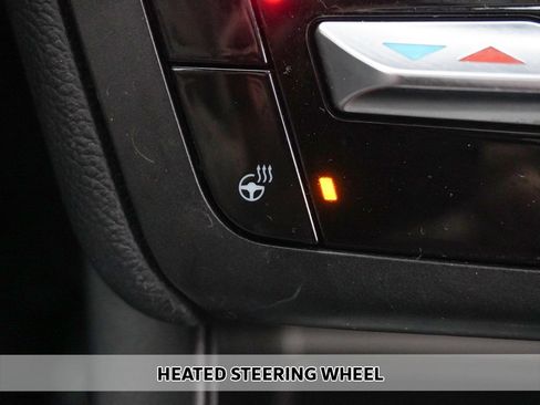 Used 2020 Ford Explorer XLT w/ Equipment Group 202A image 8