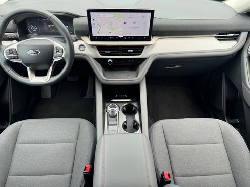 Used 2025 Ford Explorer Active AWD/4WD image 13