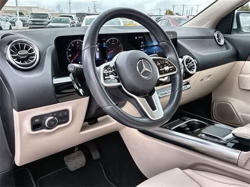 Used 2023 Mercedes-Benz GLA 250 4MATIC image 2