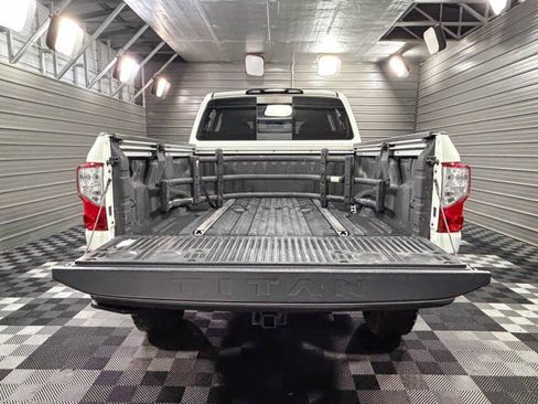 Used 2018 Nissan Titan PRO-4X w/ Pro-4x Convenience Package image 10