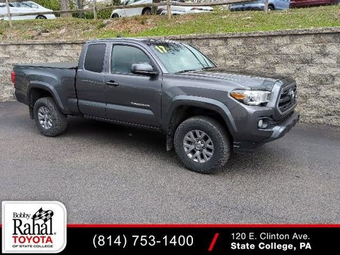 Used 2017 Toyota Tacoma SR5 w/ Tow Package AWD/4WD image 1