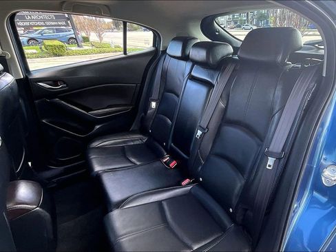 Used 2018 MAZDA MAZDA3 Grand Touring w/ Premium Equipment Package image 33