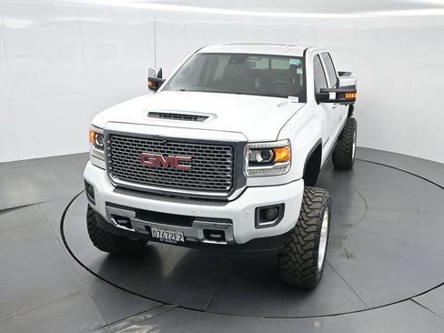 Used 2017 GMC Sierra 2500 Denali w/ Duramax Plus Package image 50