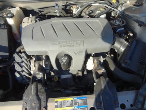 Used 2007 Buick LaCrosse CXL image 16