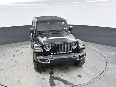 Used 2023 Jeep Wrangler Sahara w/ Cold Weather Group image 17