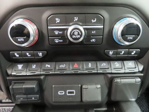 Used 2023 GMC Sierra 2500 Denali w/ Denali Black Diamond Edition image 54