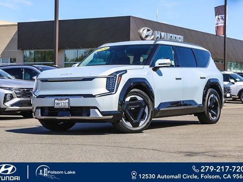 Used 2024 Kia EV9 Land AWD/4WD image 1