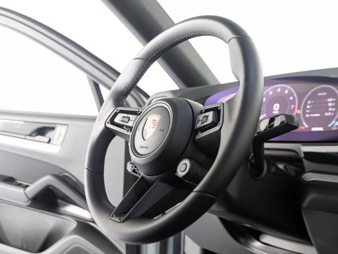 Certified 2026 Porsche Cayenne Coupe AWD/4WD image 31