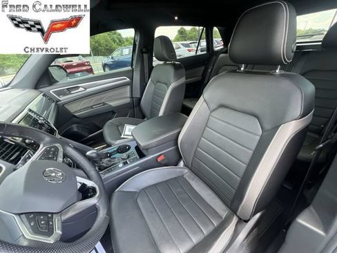 Used 2023 Volkswagen Atlas Cross Sport SEL Premium R-Line AWD/4WD image 25