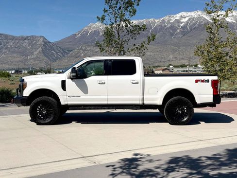 Used 2019 Ford F250 Lariat w/ Lariat Ultimate Package AWD/4WD image 4