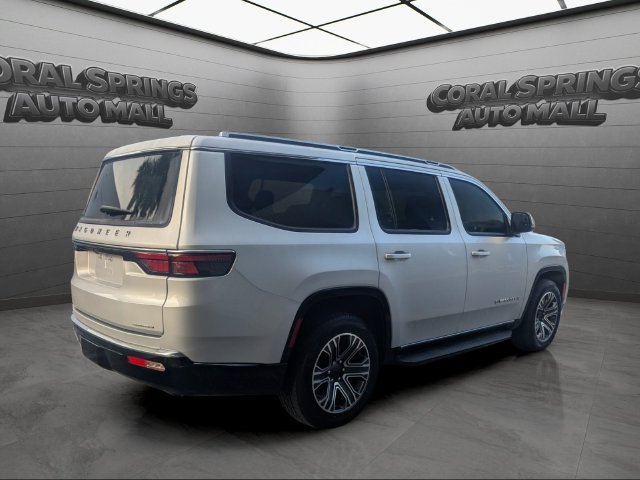 Used 2022 Jeep Wagoneer Series III AWD/4WD image 7