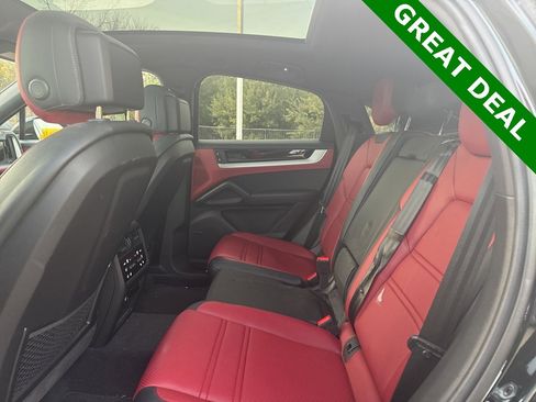 Used 2024 Porsche Cayenne Coupe image 17