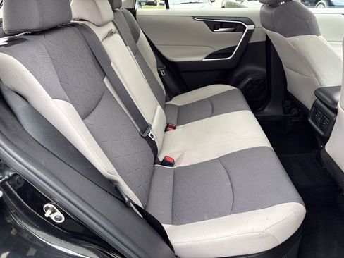Certified 2022 Toyota RAV4 XLE image 43