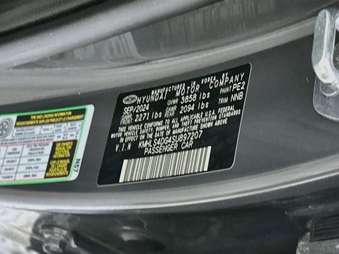 Used 2025 Hyundai Elantra SEL FWD image 12