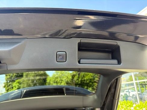 Used 2023 Ford Escape Platinum w/ Premium Technology Package AWD/4WD image 10