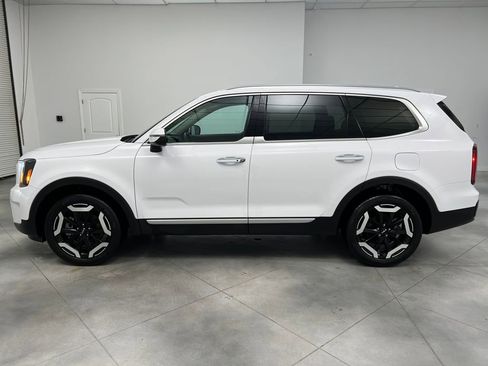 Used 2025 Kia Telluride S image 4