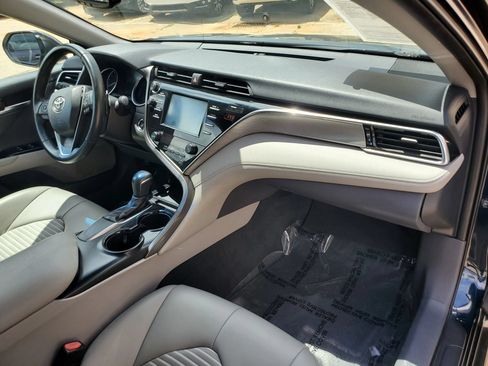 Used 2018 Toyota Camry SE w/ Convenience Package FWD image 26