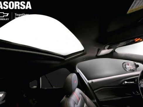 Certified 2025 Chevrolet Trax RS w/ Sunroof Package FWD image 22