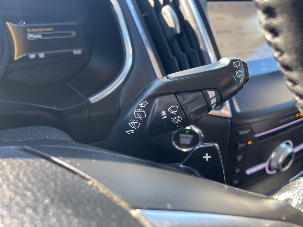 Used 2019 Ford Edge Titanium AWD/4WD image 16