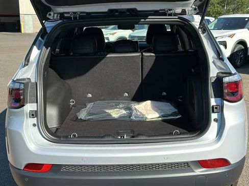 New 2025 Jeep Compass Limited w/ Sun & Sound Group image 23