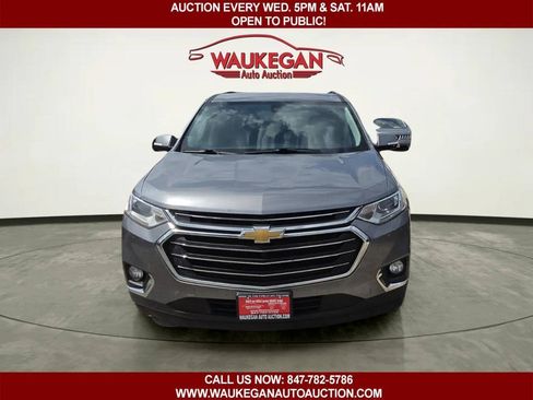 Used 2018 Chevrolet Traverse LT FWD image 2