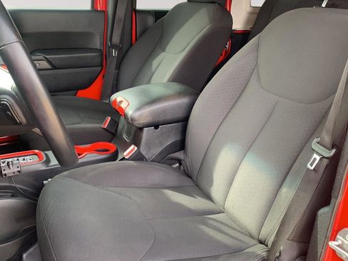 Used 2017 Jeep Wrangler Unlimited Sport w/ Connectivity Group image 14