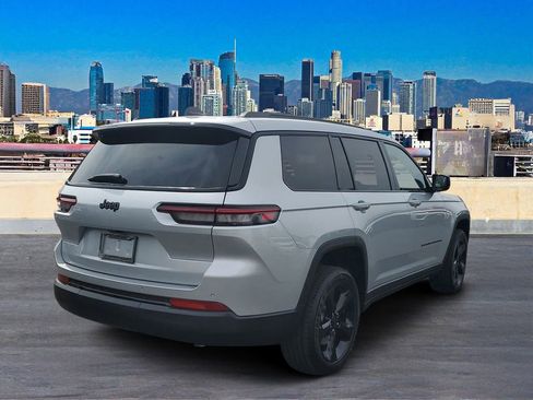 New 2025 Jeep Grand Cherokee L Altitude image 4