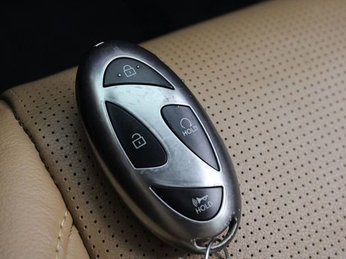 Used 2025 Hyundai Santa Fe Limited FWD image 33