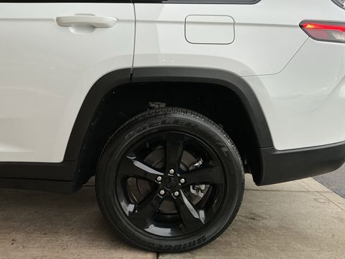 Used 2022 Jeep Grand Cherokee L Altitude image 23