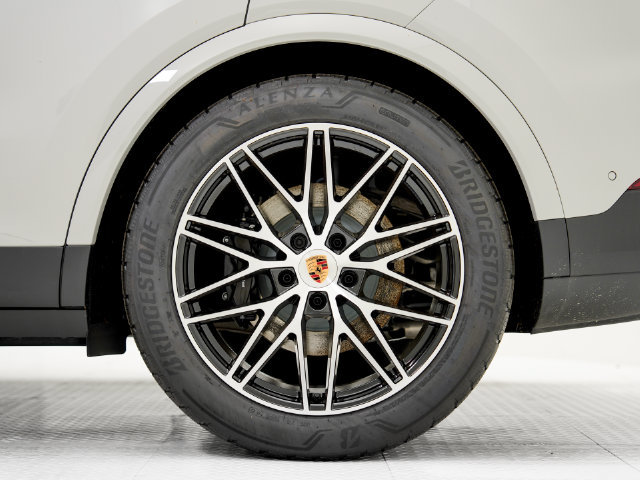 Certified 2026 Porsche Cayenne Coupe AWD/4WD image 29