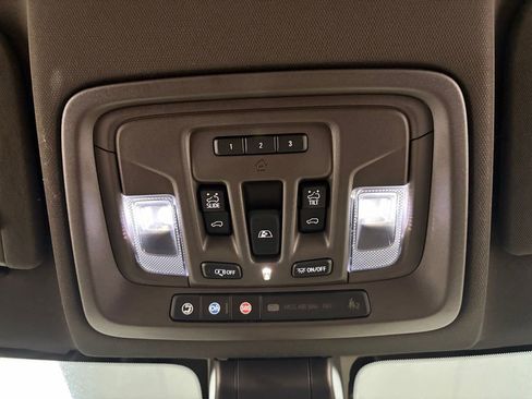 Used 2022 GMC Sierra 1500 Denali w/ Driver Alert Package II AWD/4WD image 35
