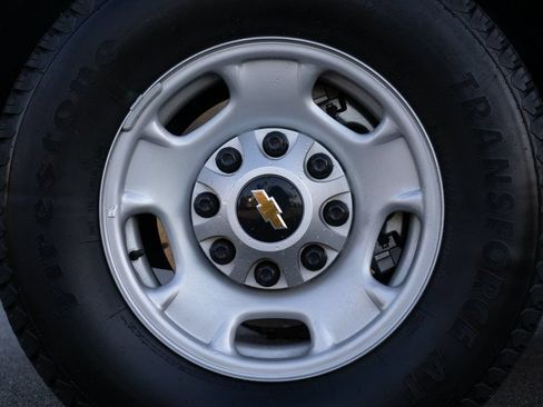 Used 2024 Chevrolet Silverado 2500 W/T w/ WT Convenience Package AWD/4WD image 10